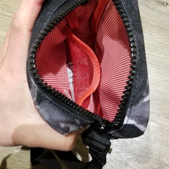 Herschel Supply Company cross bag - Picture 2 of 5